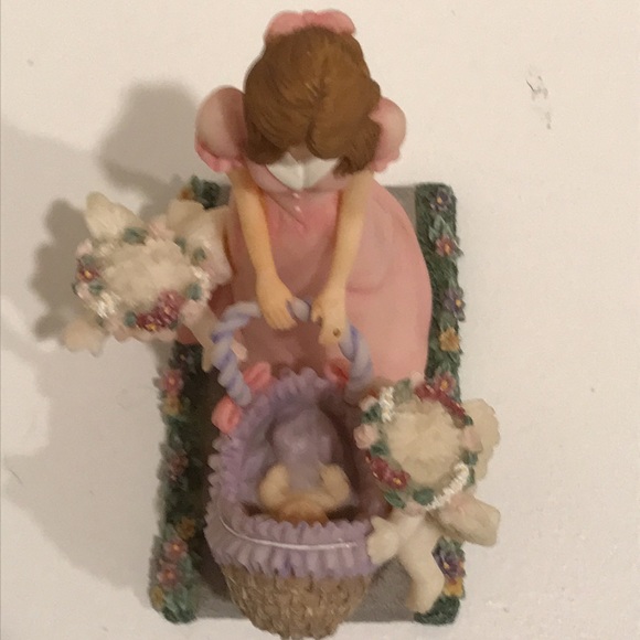 Vintage - A Stroll In The Park - Figurine - Kristin Hackett - Retired 1997 - $35 - Picture 5 of 15